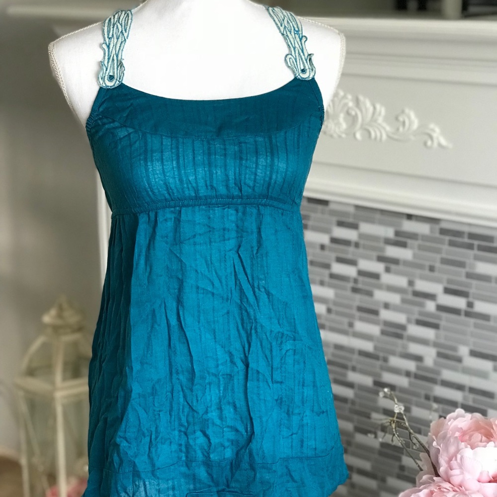 Decree blue top